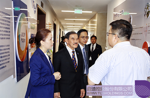 1695087776807613.jpg 1c.jpg